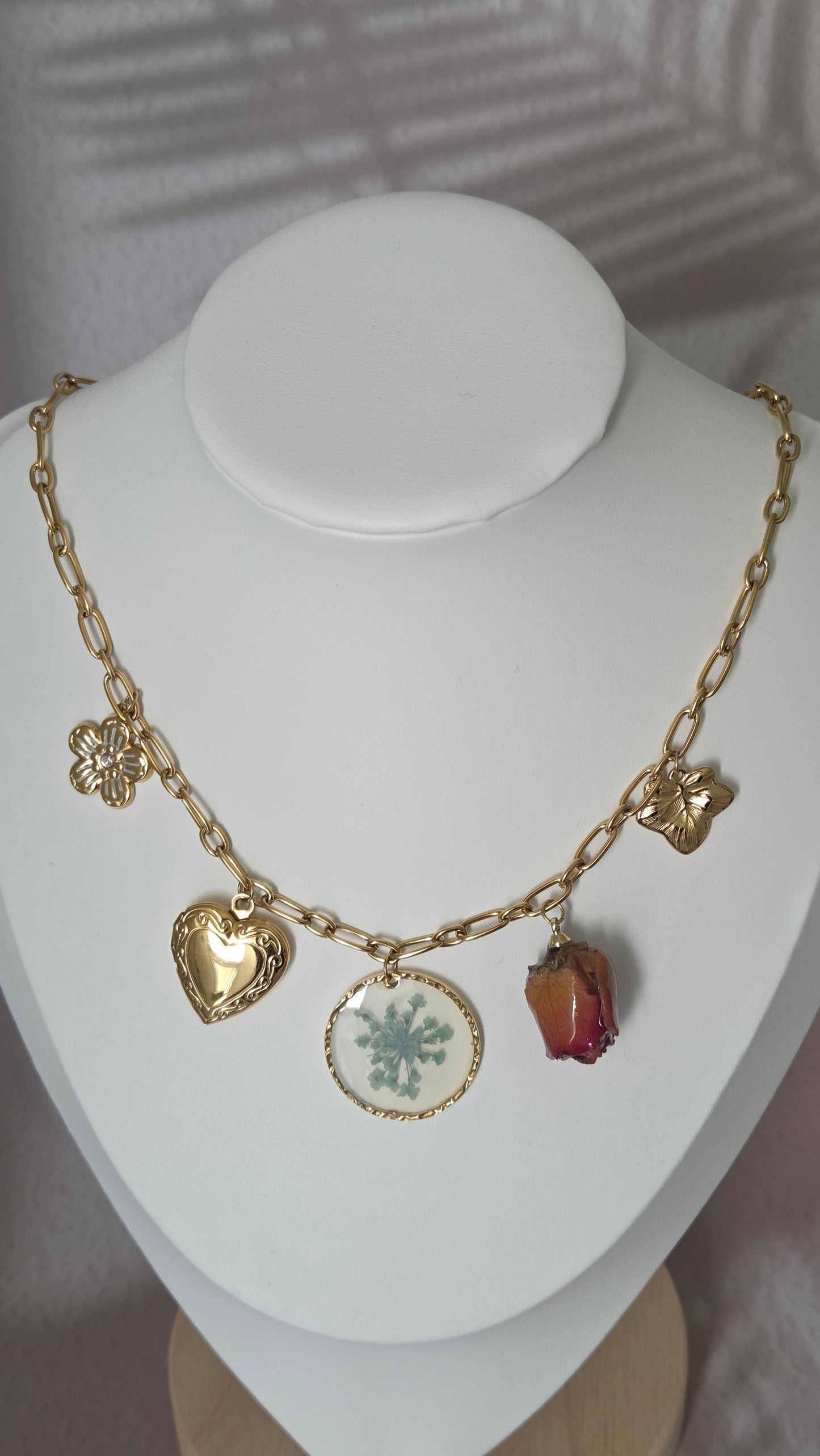 COLLIER ROSE ETERNELLE