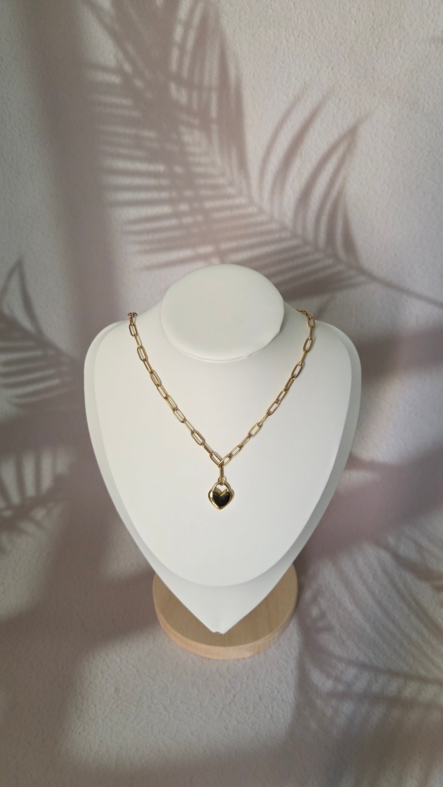 COLLIER LOVER